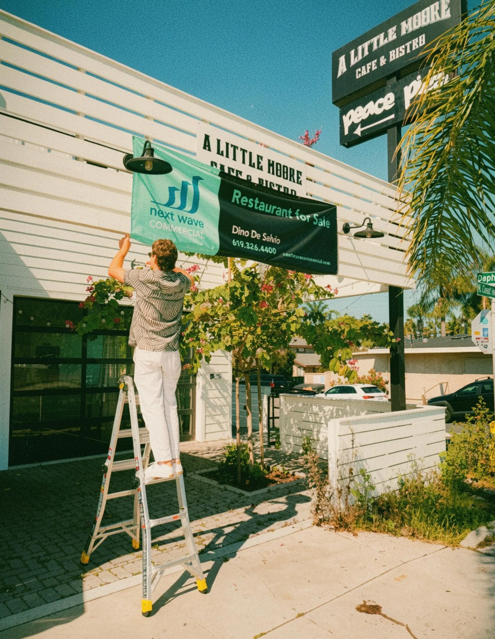 The Leucadia restaurant location during development with former tenant signage